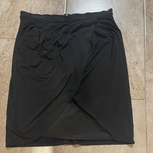 💚 3/$15 Laundry Skirt